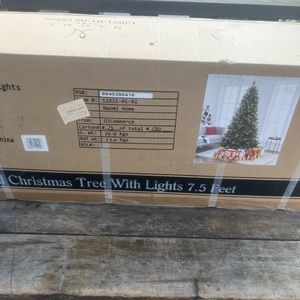 Beautiful Naomi Christmas tree